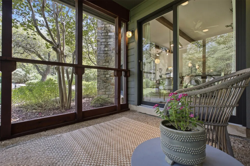 208 Phlox Drive Lakeway, TX 78734