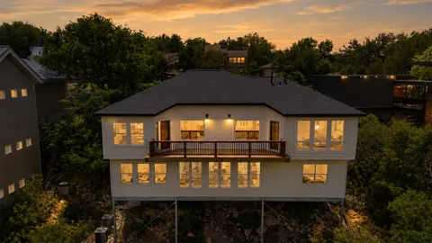 9312 Knoll Crest Loop