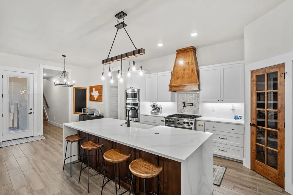 8451 Spring Creek Loop Salado, TX 76571