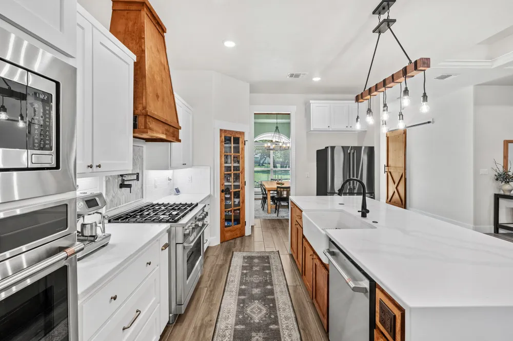 8451 Spring Creek Loop Salado, TX 76571