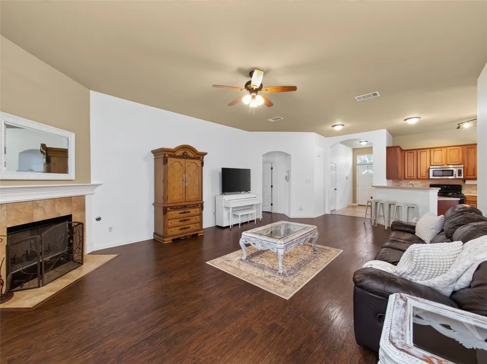 803 Broken Trace Court Round Rock, TX 78665