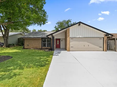 7004 Twisted Oaks Drive