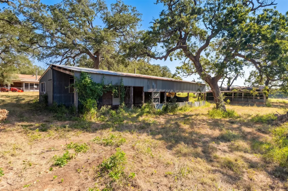 2173 County Road 434 Loop Rockdale, TX 76567