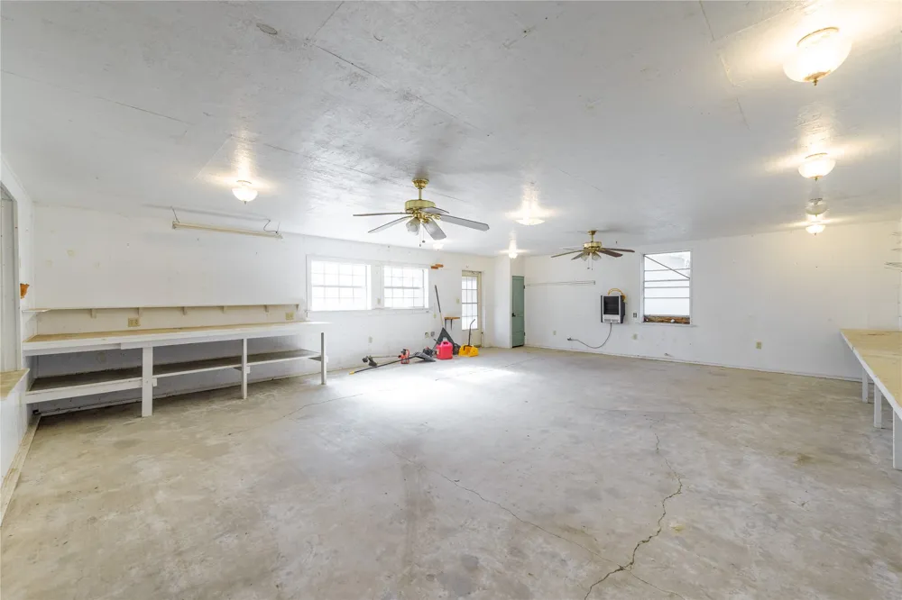 2173 County Road 434 Loop Rockdale, TX 76567