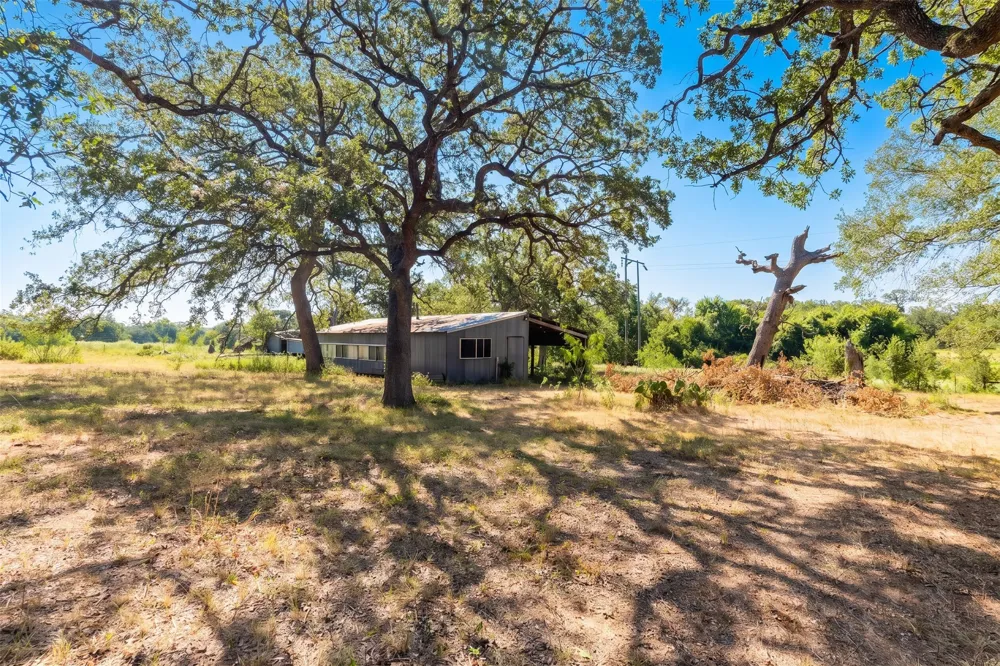 2173 County Road 434 Loop Rockdale, TX 76567
