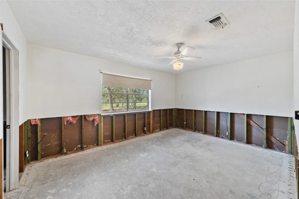 2173 County Road 434 Loop Rockdale, TX 76567