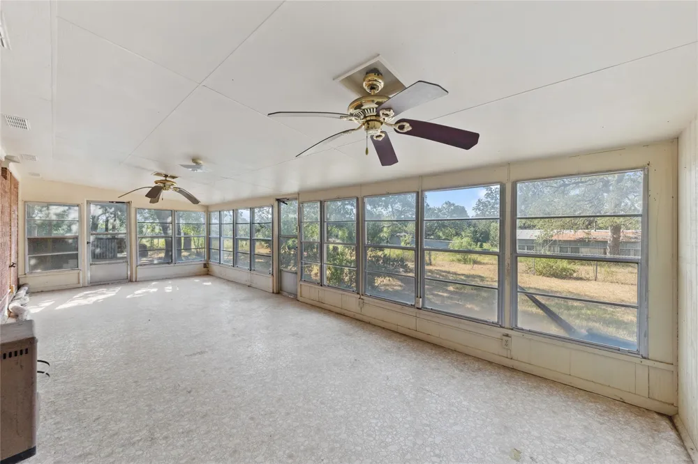2173 County Road 434 Loop Rockdale, TX 76567