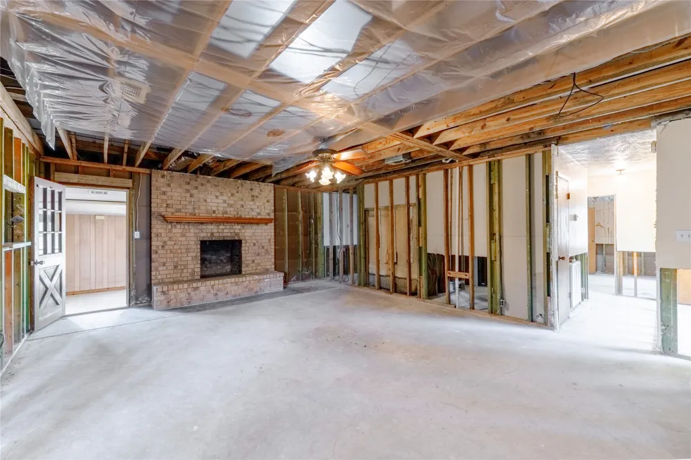 2173 County Road 434 Loop Rockdale, TX 76567