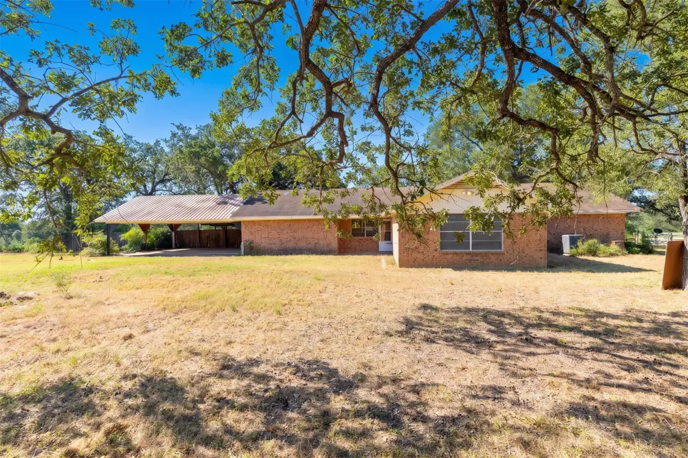 2173 County Road 434 Loop Rockdale, TX 76567