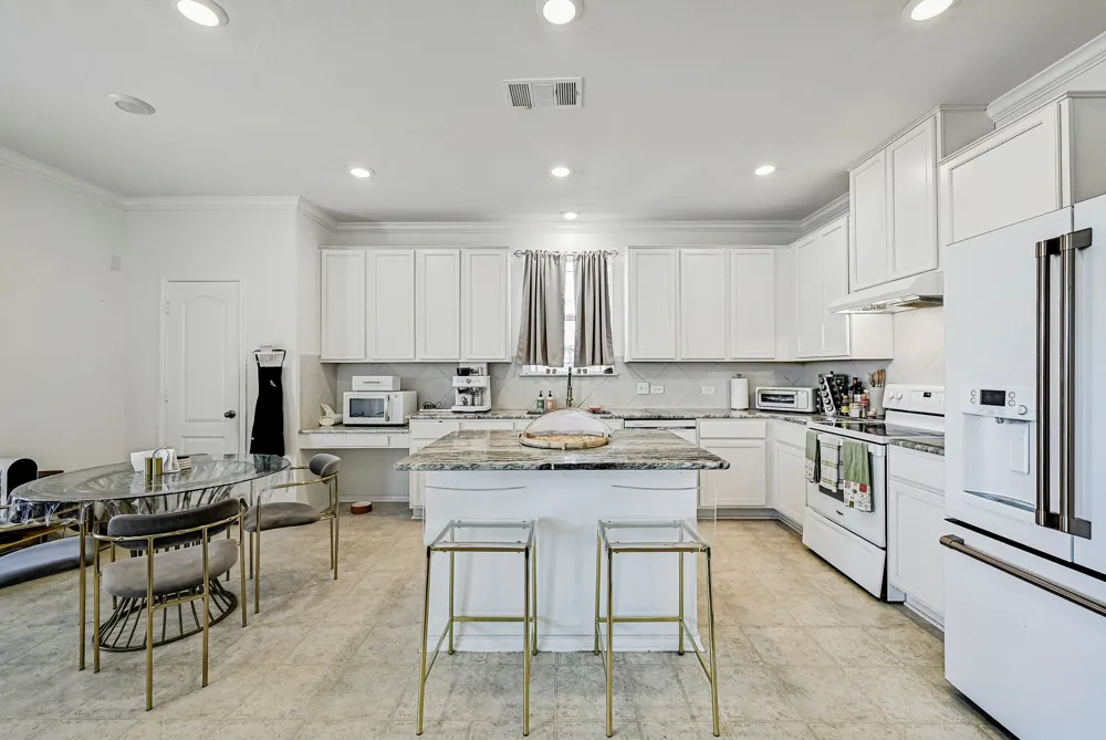 6316 Wagon Spring Street Del Valle, TX 78617