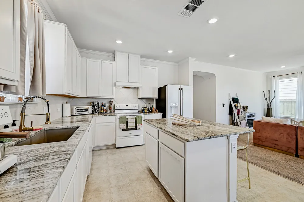 6316 Wagon Spring Street Del Valle, TX 78617