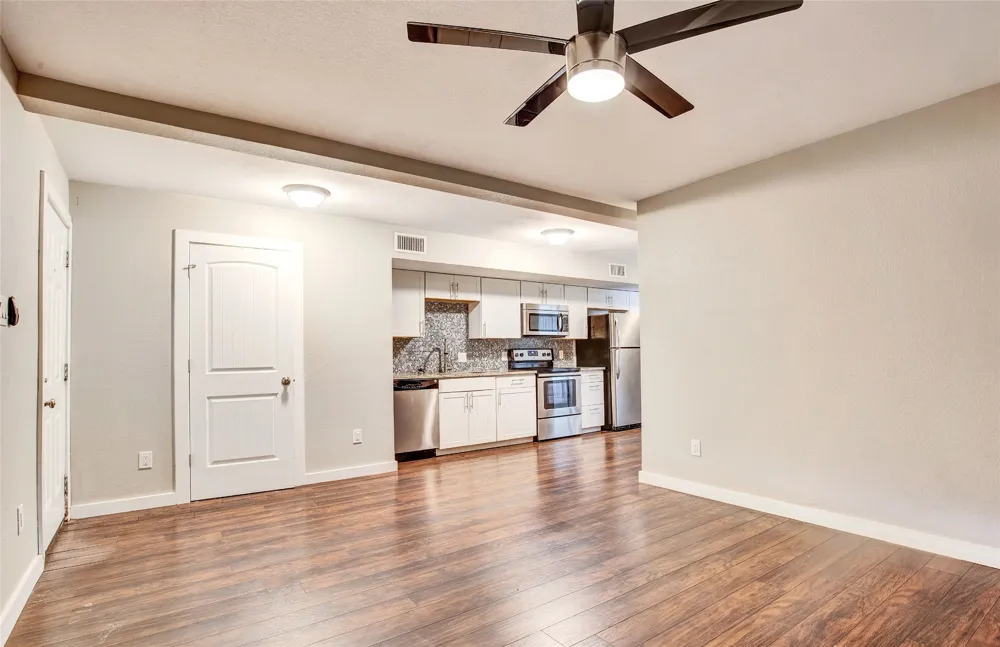 7204 Twin Crest Drive #101 Austin, TX 78752