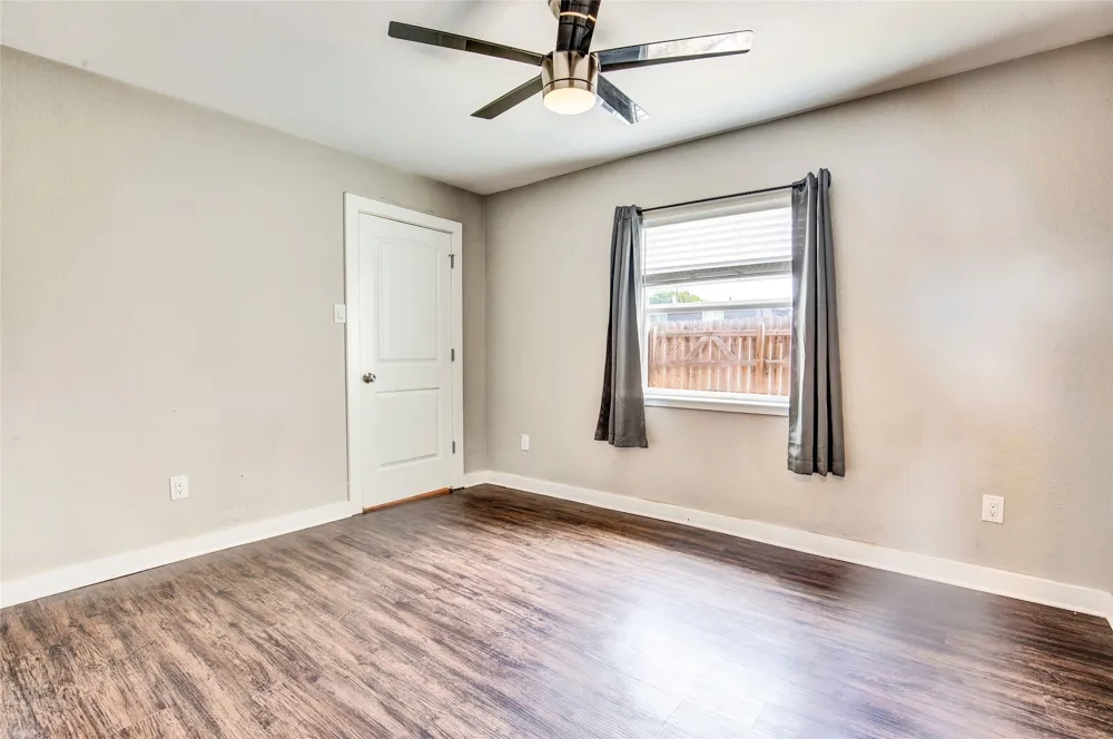 7204 Twin Crest Drive #101 Austin, TX 78752