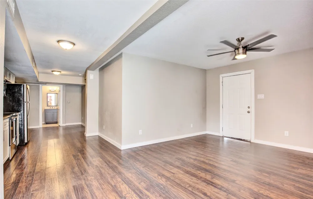 7204 Twin Crest Drive #101 Austin, TX 78752