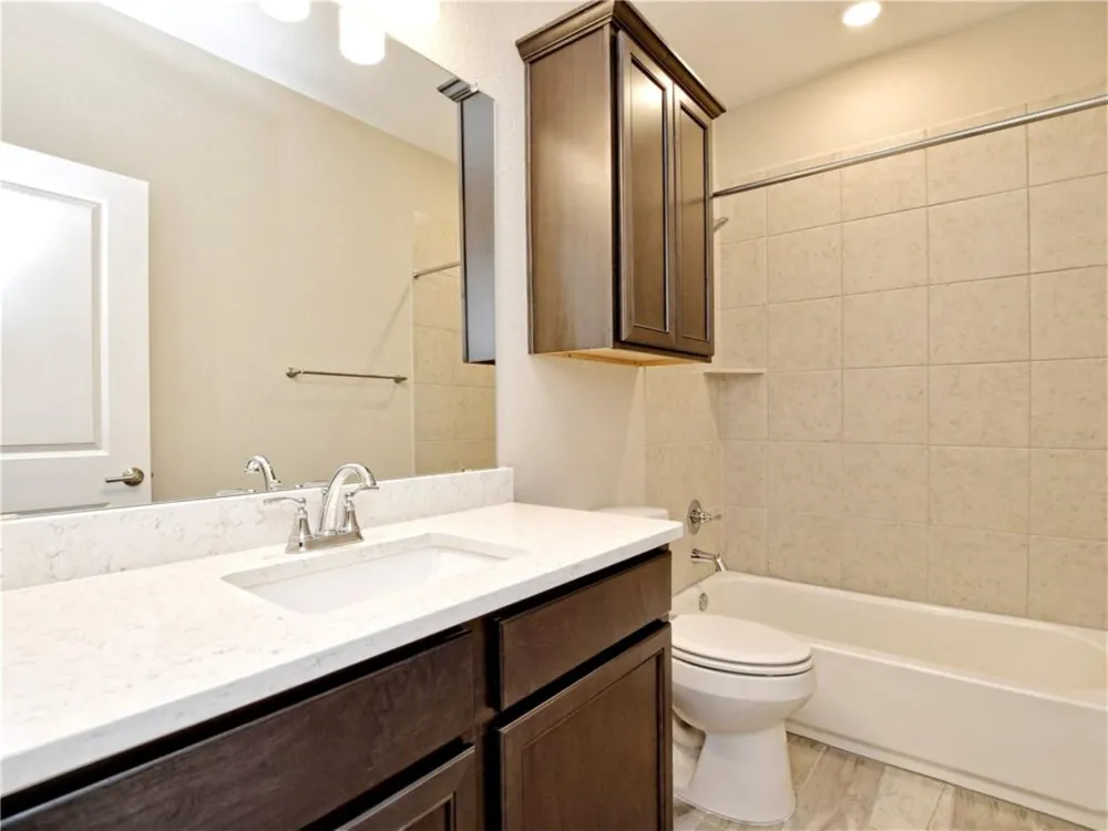 109 Harborside Drive #101 San Marcos, TX 78666