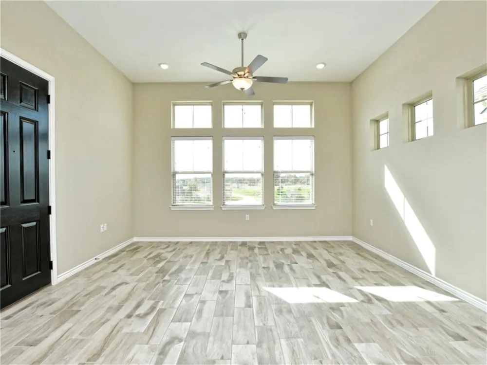 109 Harborside Drive #101 San Marcos, TX 78666