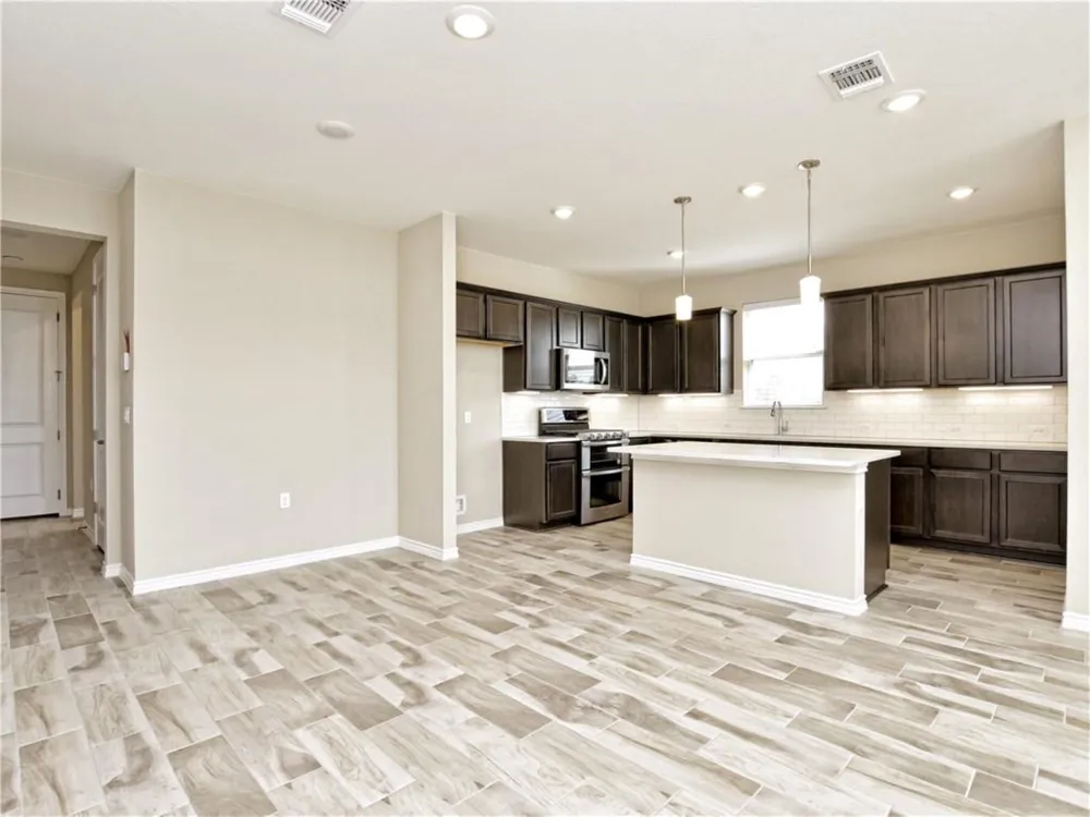 109 Harborside Drive #101 San Marcos, TX 78666