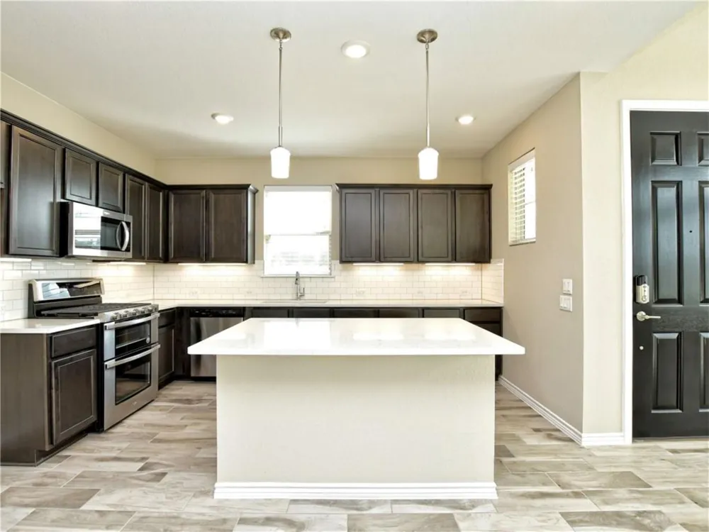 109 Harborside Drive #101 San Marcos, TX 78666