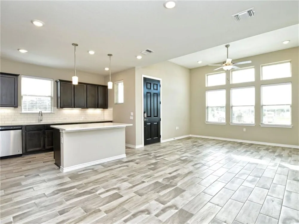 109 Harborside Drive #101 San Marcos, TX 78666
