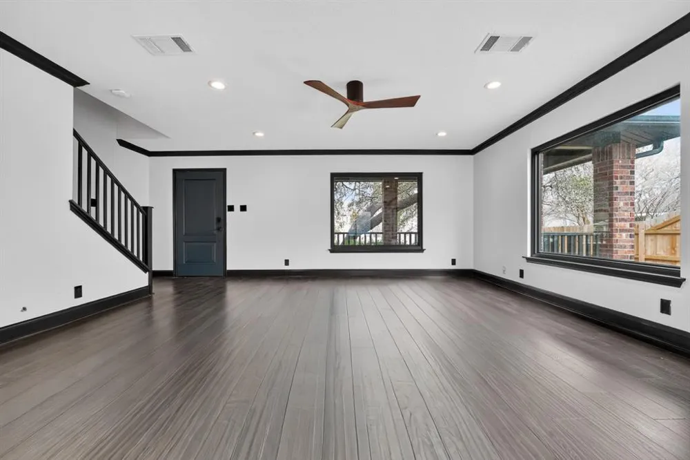 8409 Nairn Drive Austin, TX 78749