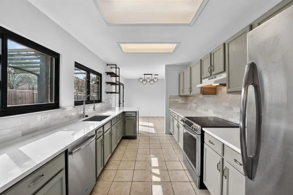 8409 Nairn Drive Austin, TX 78749