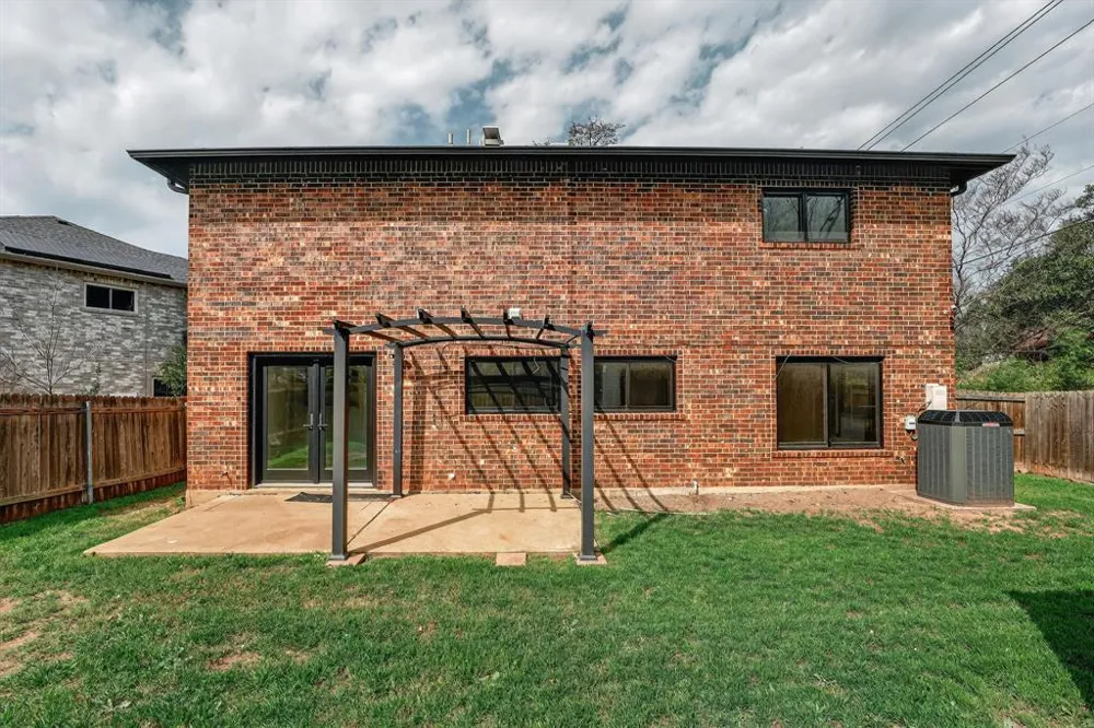 8409 Nairn Drive Austin, TX 78749