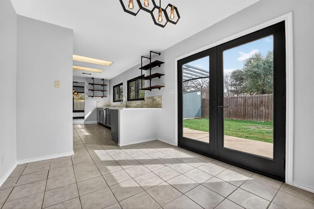 8409 Nairn Drive Austin, TX 78749