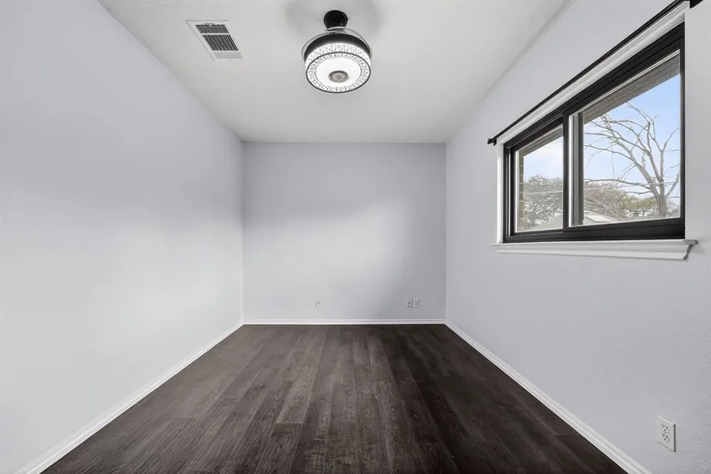 8409 Nairn Drive Austin, TX 78749