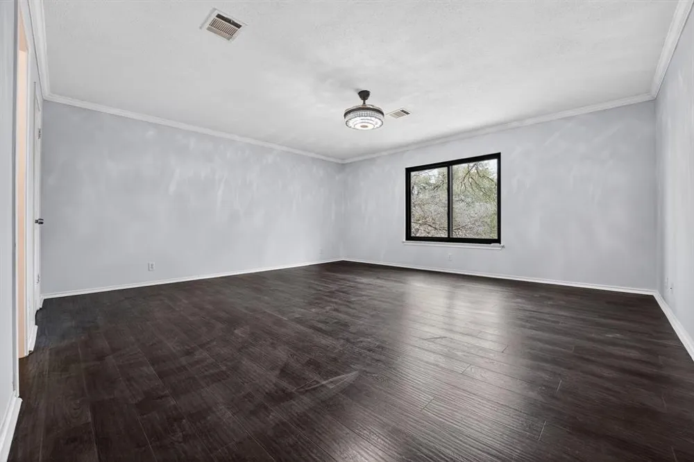 8409 Nairn Drive Austin, TX 78749