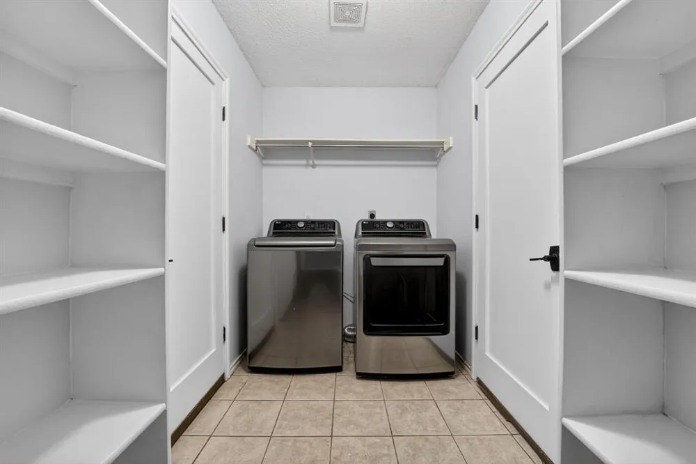 8409 Nairn Drive Austin, TX 78749