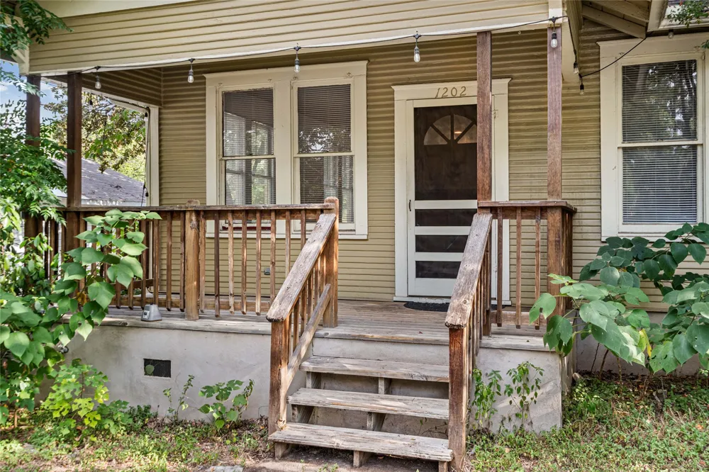 1202 E 13th Street #A Austin, TX 78702