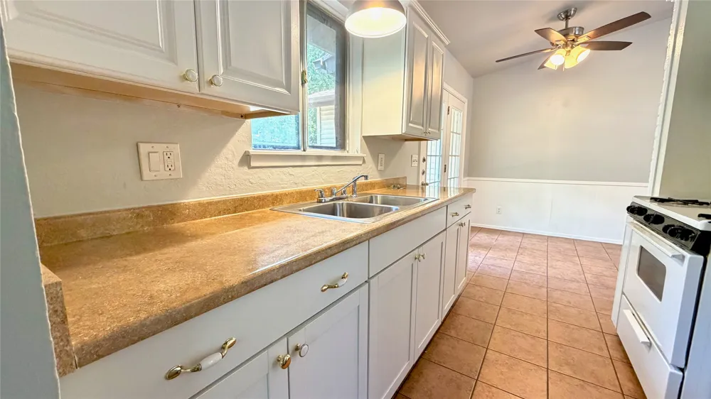 5213 Halmark Drive Austin, TX 78723