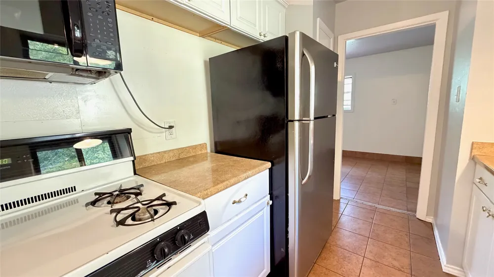 5213 Halmark Drive Austin, TX 78723