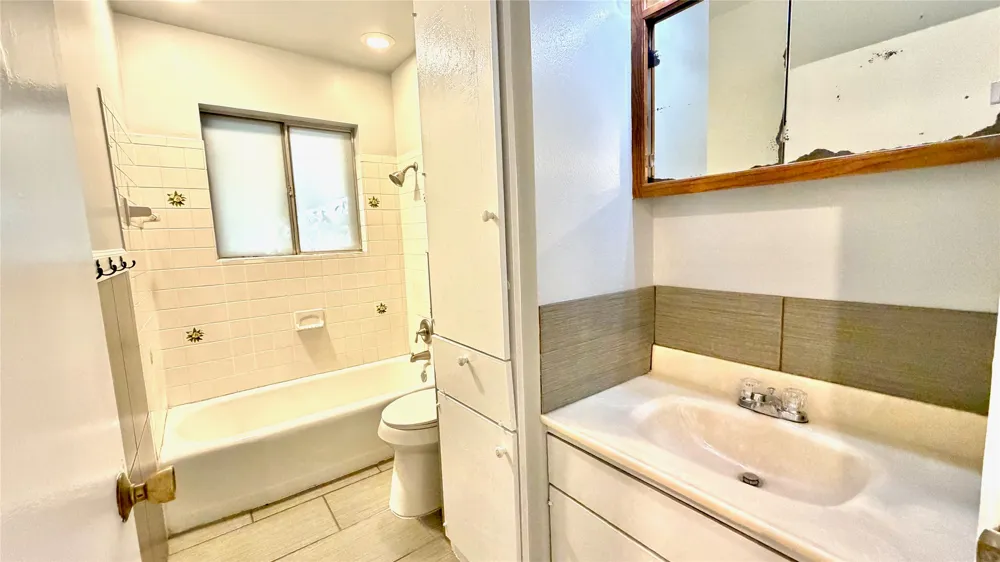 5213 Halmark Drive Austin, TX 78723
