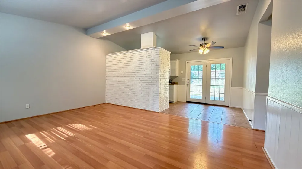 5213 Halmark Drive Austin, TX 78723