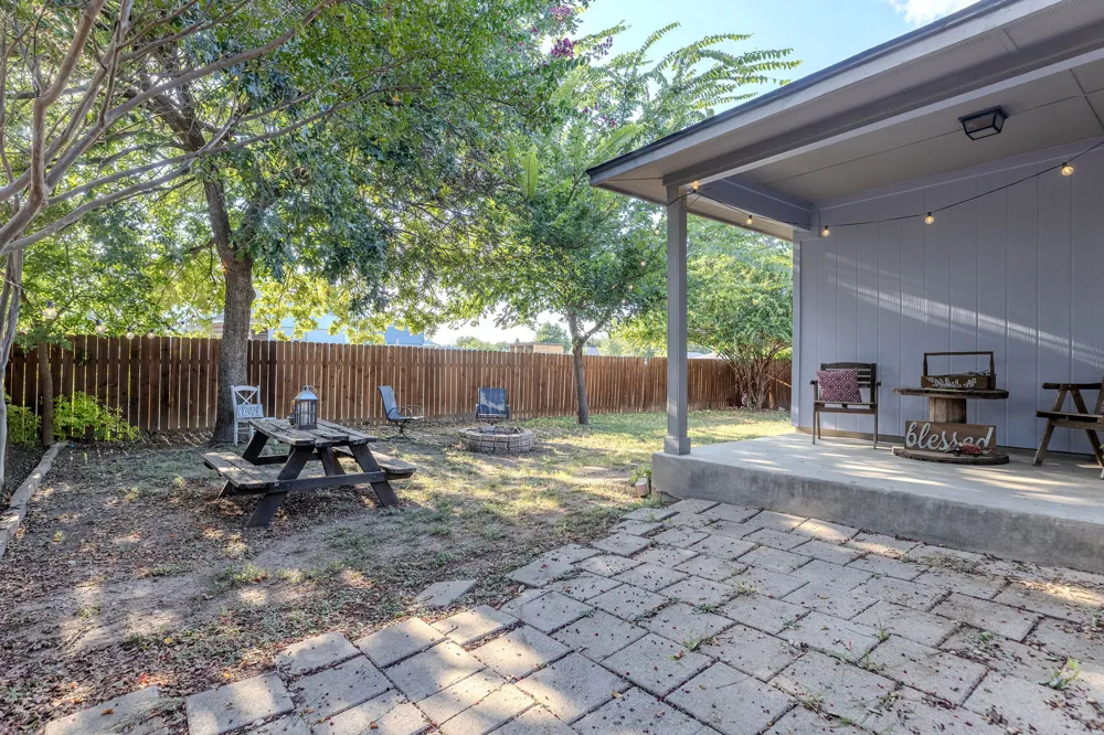 114 Creston Street Hutto, TX 78634