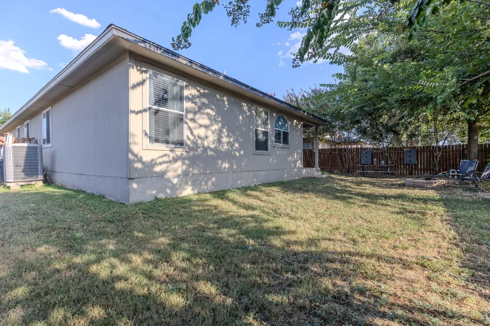 114 Creston Street Hutto, TX 78634
