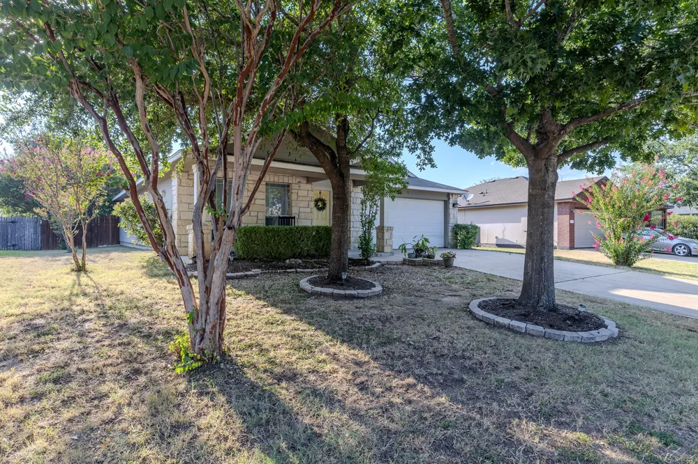114 Creston Street Hutto, TX 78634
