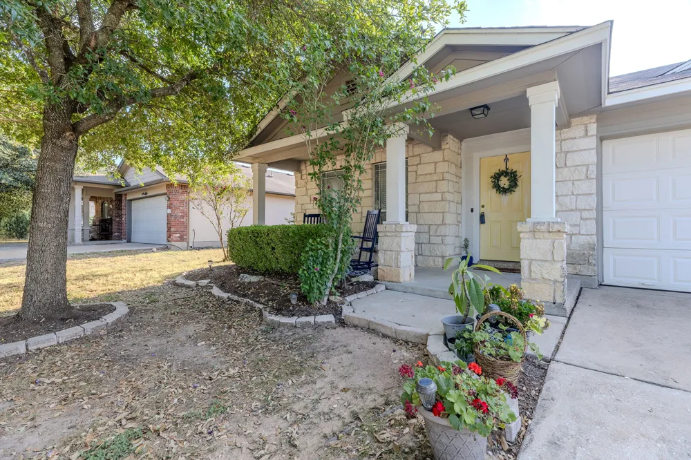 114 Creston Street Hutto, TX 78634