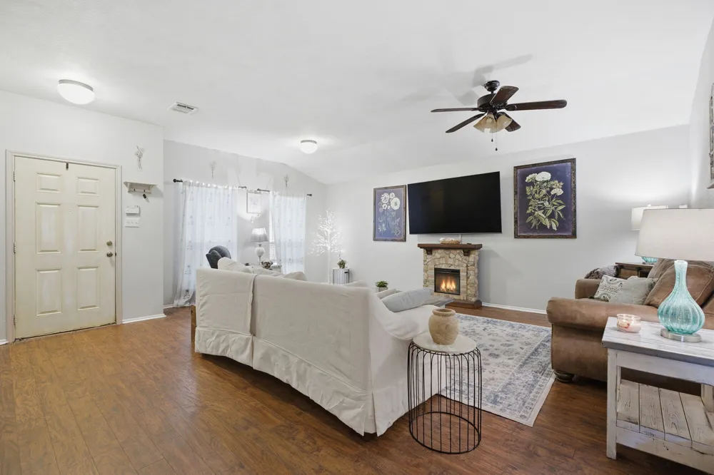 114 Creston Street Hutto, TX 78634