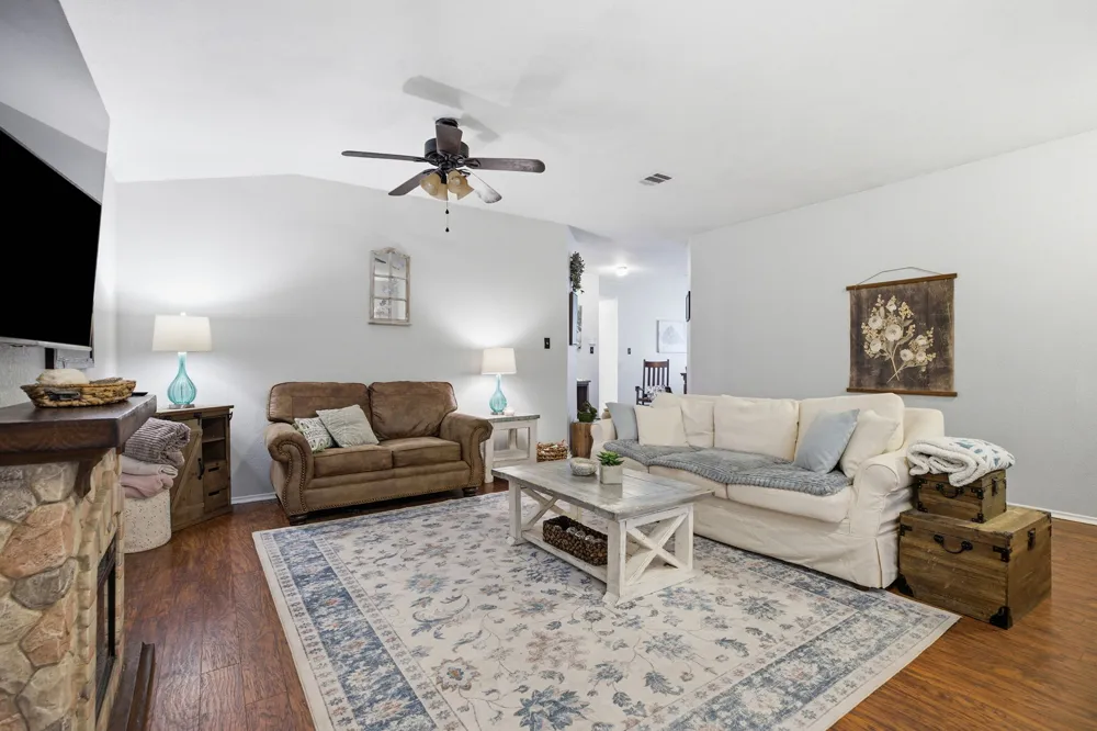 114 Creston Street Hutto, TX 78634