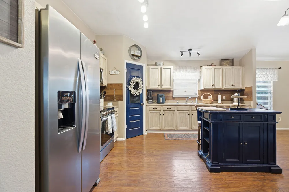 114 Creston Street Hutto, TX 78634