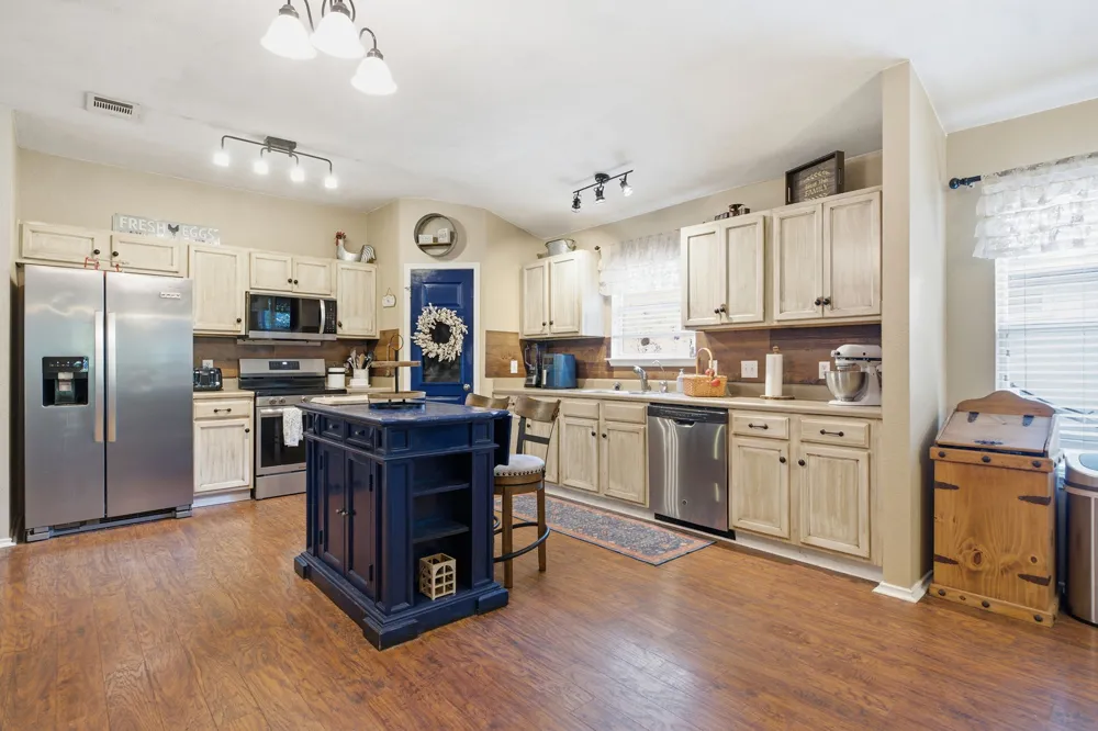 114 Creston Street Hutto, TX 78634