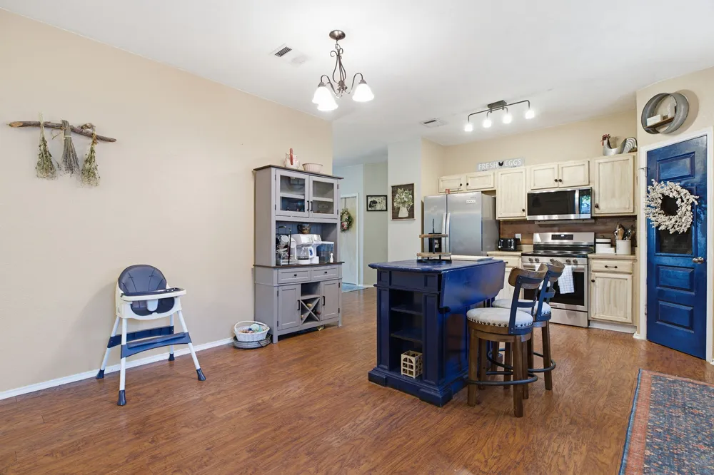 114 Creston Street Hutto, TX 78634