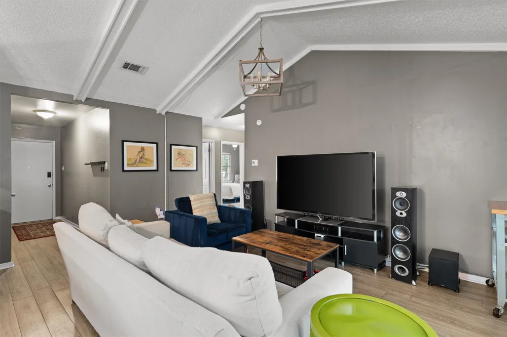 1182 Angelina Street Austin, TX 78702