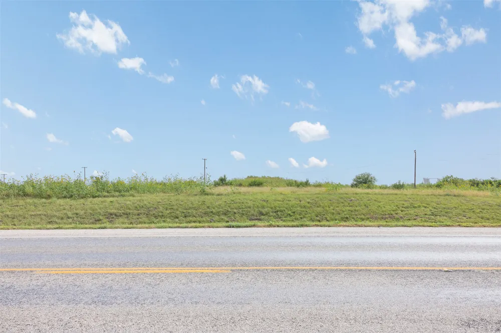 N Hwy 183 Gonzales, TX 78629