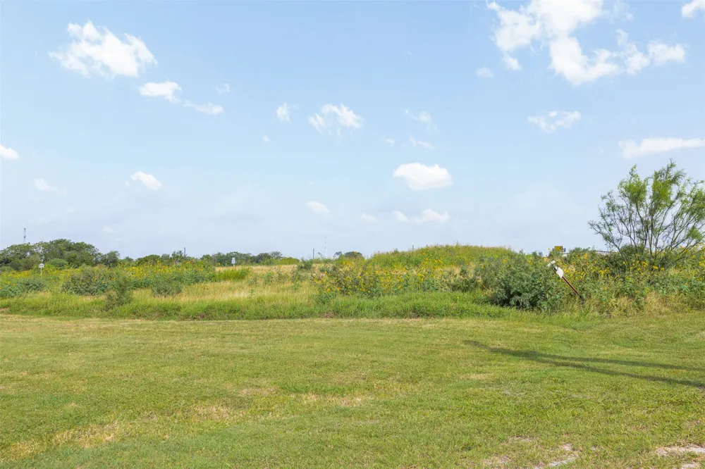N Hwy 183 Gonzales, TX 78629