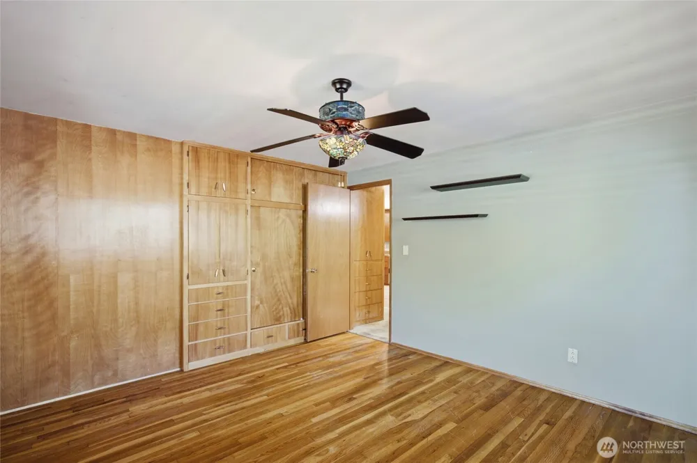 24325 16th Avenue S Des Moines, WA 98198