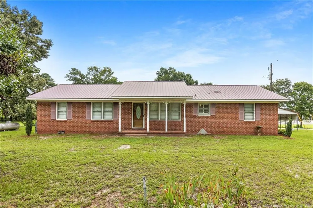 423 Posey Farm Road Raeford, NC 28376