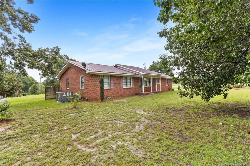 423 Posey Farm Road Raeford, NC 28376